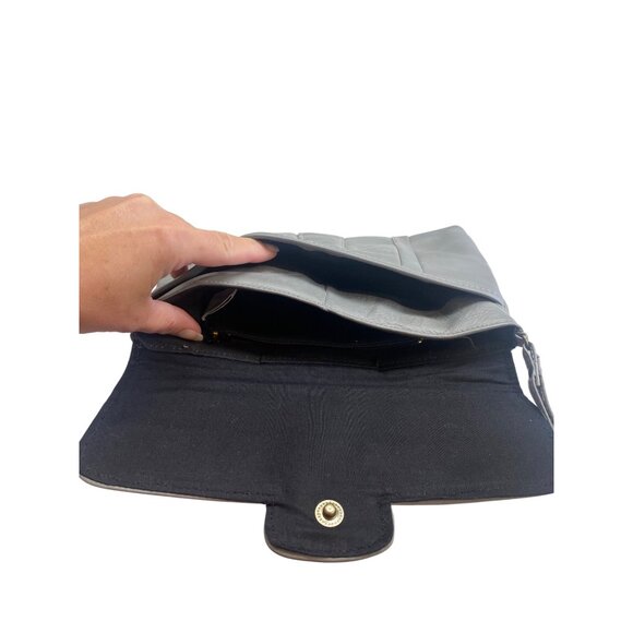 Gray Genuine Leather Clutch Wristlet Purse With Snap Closure & Interior Zipper P - Picture 4 of 7